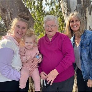 Meet your Posher, Laura